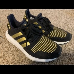 ❌sold❌Adidas Swift Running Shoes